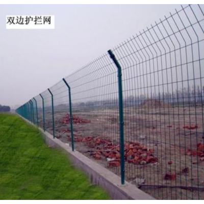 厂家供应 双边丝护栏网 各种隔离网栏