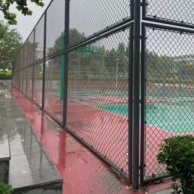 球场护栏网 足球高尔夫体育场用 铁丝围栏网 勾花包塑 耐腐蚀 来图定制